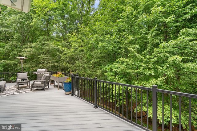 18429 WOODBURN RD, Leesburg, VA 20175
