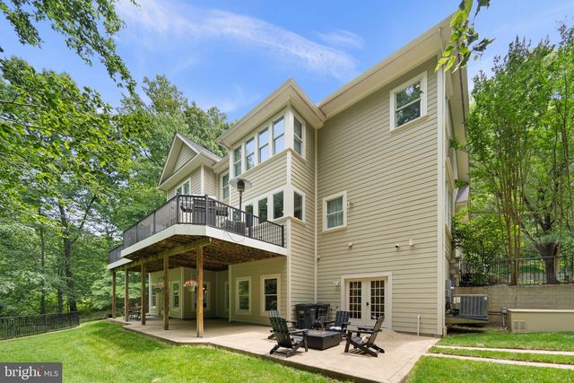 18429 WOODBURN RD, Leesburg, VA 20175