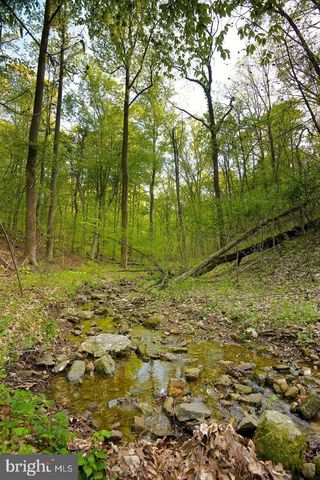 18429 WOODBURN RD, Leesburg, VA 20175