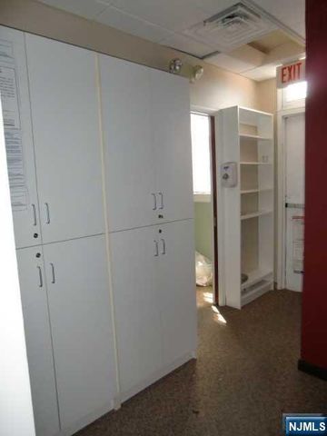 10 N Dean Street, Englewood, NJ 07631