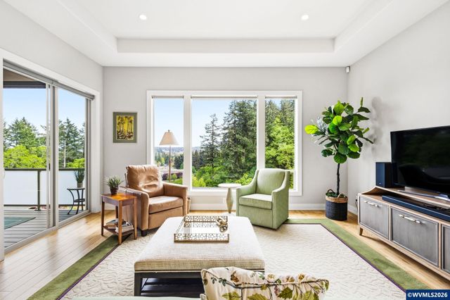 938 Sahalee Ct SE, Salem, OR 97306