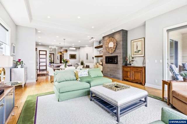 938 Sahalee Ct SE, Salem, OR 97306