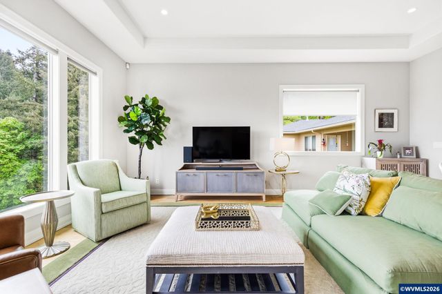 938 Sahalee Ct SE, Salem, OR 97306