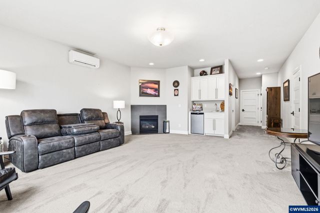 938 Sahalee Ct SE, Salem, OR 97306