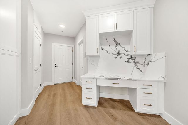 441 Washington St 203, Dedham, MA 02026