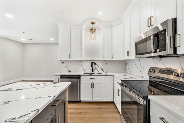 441 Washington St 203, Dedham, MA 02026