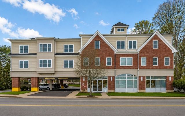 441 Washington St 203, Dedham, MA 02026