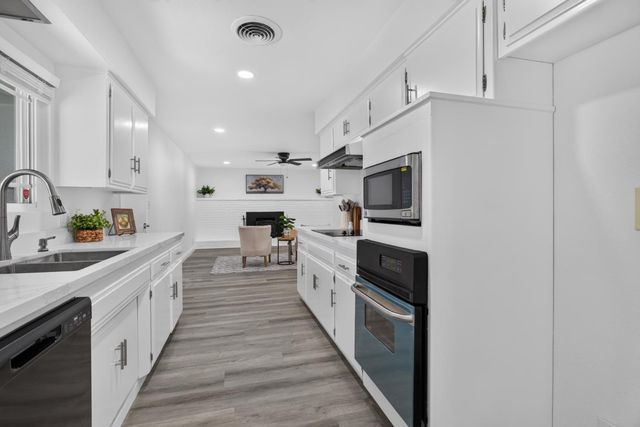 2629 Hazelwood Ave, Stockton, CA 95207