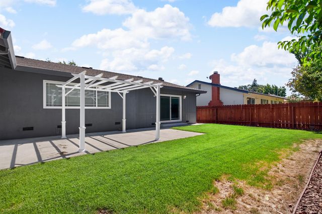 2629 Hazelwood Ave, Stockton, CA 95207