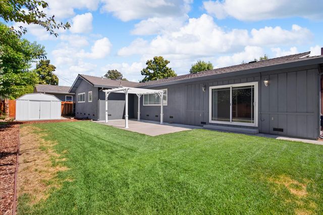 2629 Hazelwood Ave, Stockton, CA 95207