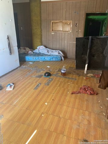 1401 MONTEREY ST, San Antonio, TX 78207