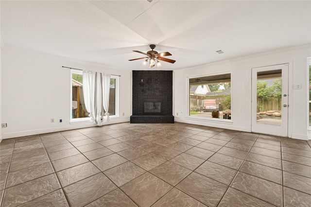 29 Dover Drive, Conroe, TX 77304