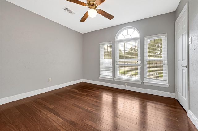29 Dover Drive, Conroe, TX 77304
