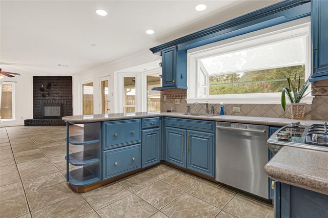 29 Dover Drive, Conroe, TX 77304