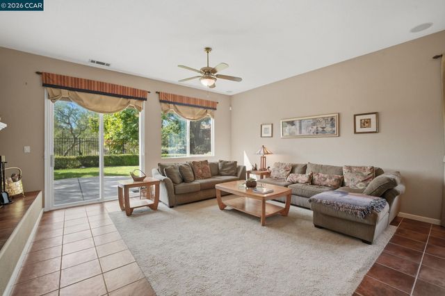 2509 Marshfield Rd, Vallejo, CA 94591