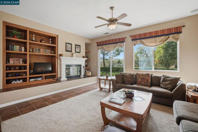 2509 Marshfield Rd, Vallejo, CA 94591