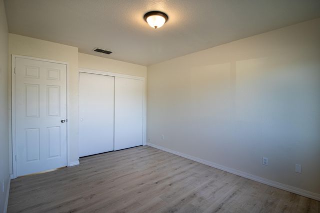 460 E Oak Avenue, Porterville, CA 93257