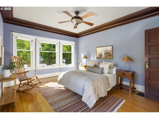 2744 Ne 16TH Ave, Portland, OR 97212