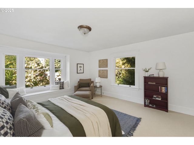 2744 Ne 16TH Ave, Portland, OR 97212