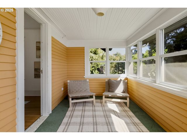 2744 Ne 16TH Ave, Portland, OR 97212