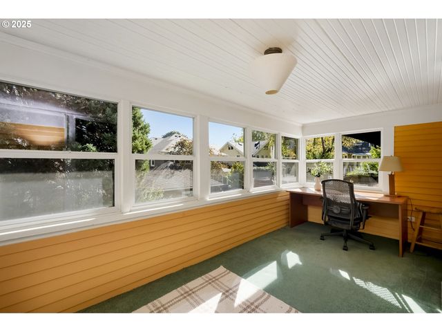 2744 Ne 16TH Ave, Portland, OR 97212