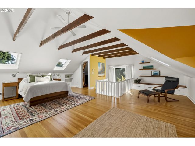 2744 Ne 16TH Ave, Portland, OR 97212