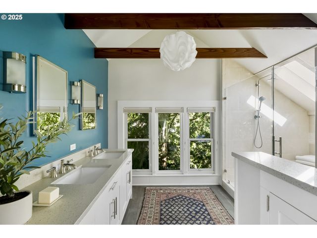 2744 Ne 16TH Ave, Portland, OR 97212