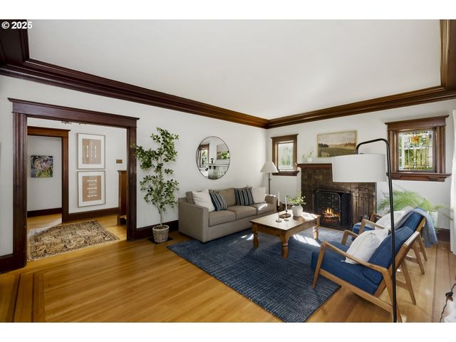 2744 Ne 16TH Ave, Portland, OR 97212