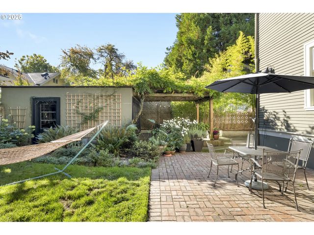 2744 Ne 16TH Ave, Portland, OR 97212