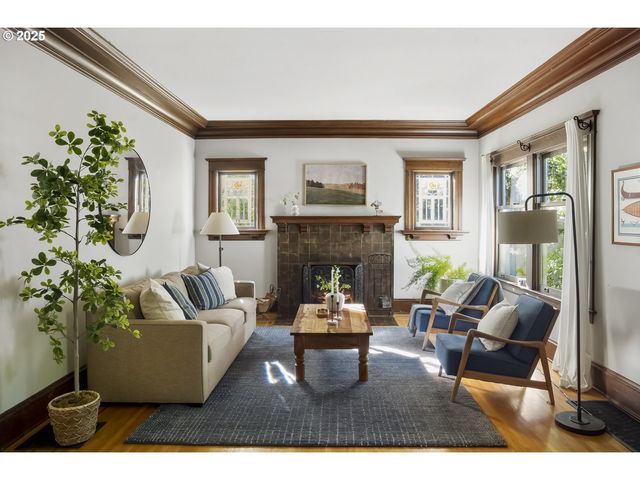 2744 Ne 16TH Ave, Portland, OR 97212