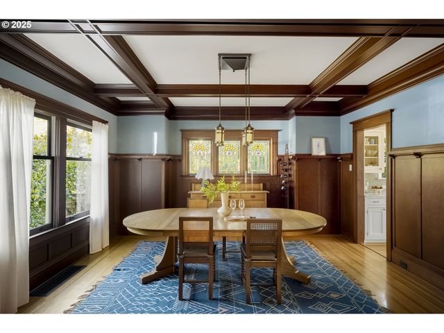 2744 Ne 16TH Ave, Portland, OR 97212