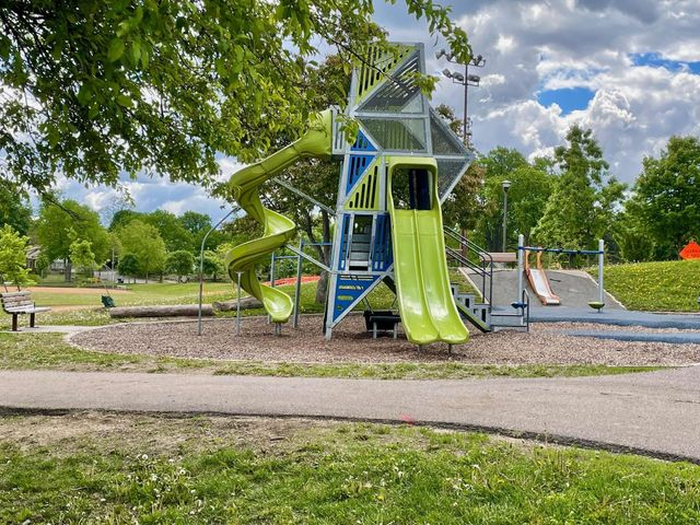 3723 Knox Avenue N, Minneapolis, MN 55412