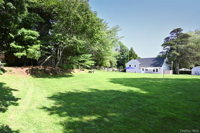 845 County Road 39, Southampton, NY 11968