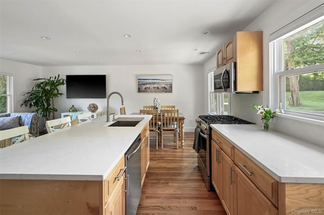 845 County Road 39, Southampton, NY 11968