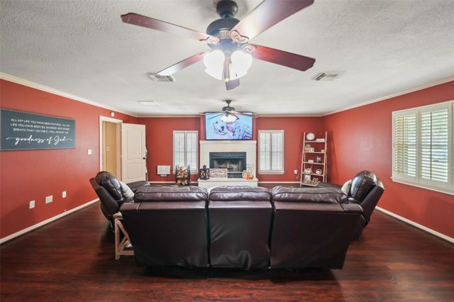 4409 Avenue J, Santa Fe, TX 77510