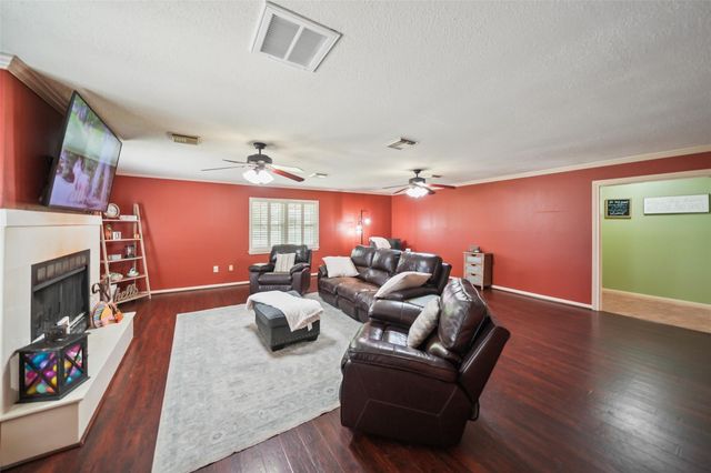 4409 Avenue J, Santa Fe, TX 77510