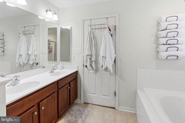 101 CHAGALL LN, Martinsburg, WV 25403