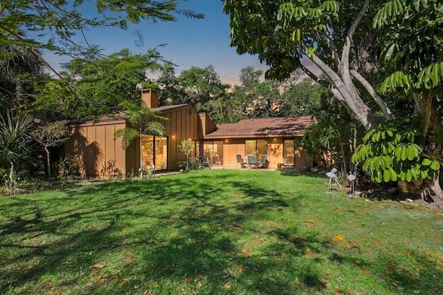 2411 PHEASANT LN, Bradenton, FL 34209