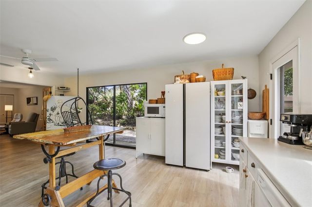 2411 PHEASANT LN, Bradenton, FL 34209