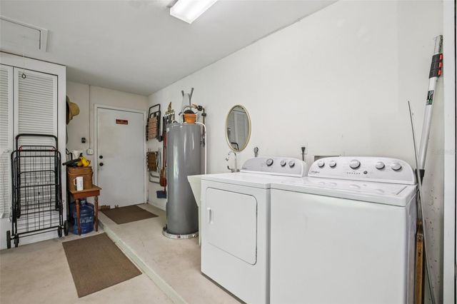 2411 PHEASANT LN, Bradenton, FL 34209