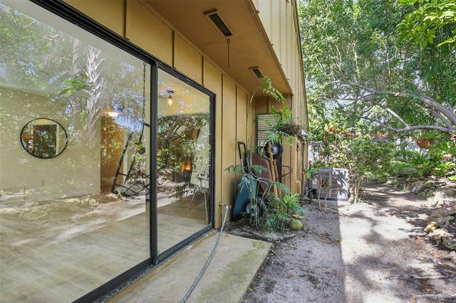 2411 PHEASANT LN, Bradenton, FL 34209