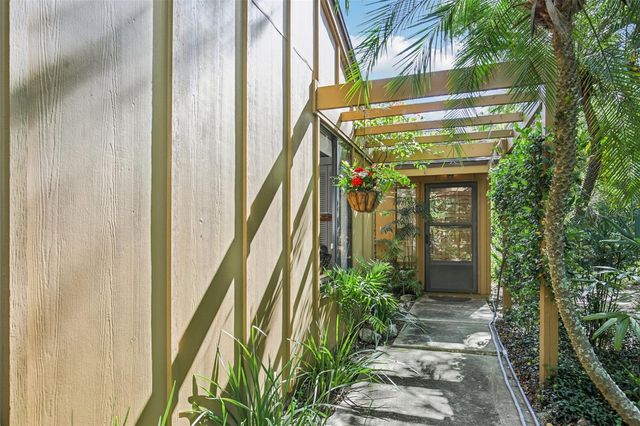 2411 PHEASANT LN, Bradenton, FL 34209