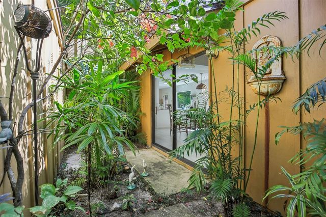 2411 PHEASANT LN, Bradenton, FL 34209