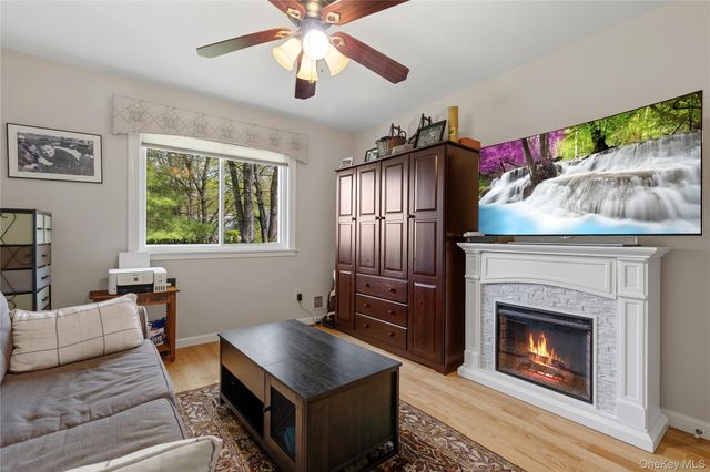 142 Flintlock Way F, Yorktown Heights, NY 10598