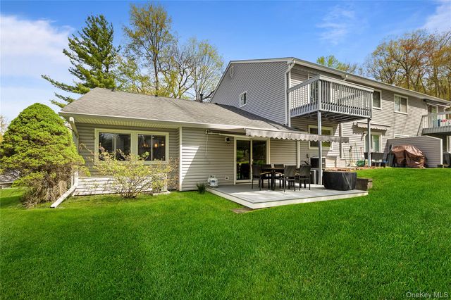 142 Flintlock Way F, Yorktown Heights, NY 10598