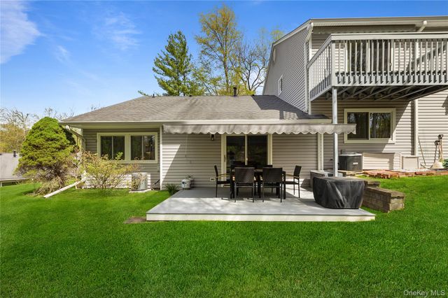 142 Flintlock Way F, Yorktown Heights, NY 10598