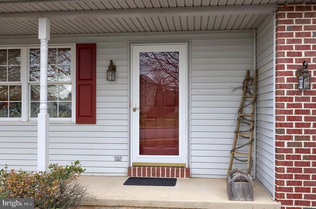 11 ROSEMONT DR, Denver, PA 17517