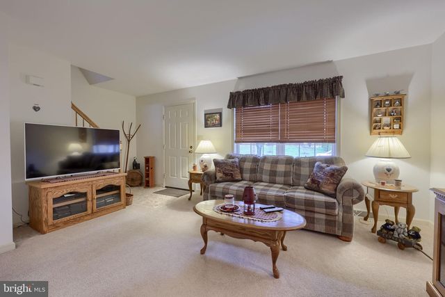11 ROSEMONT DR, Denver, PA 17517