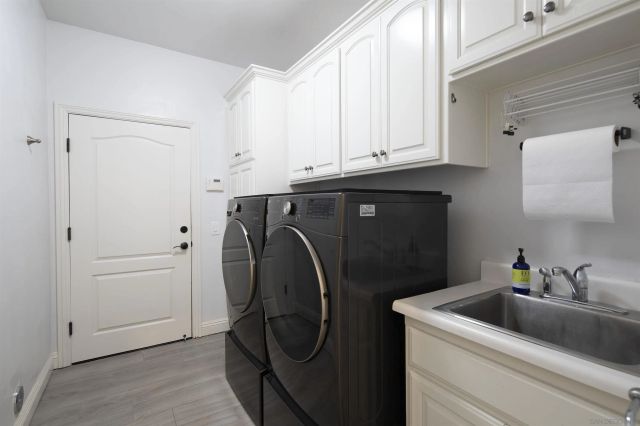 1726 York View Circle, Vista, CA 92084