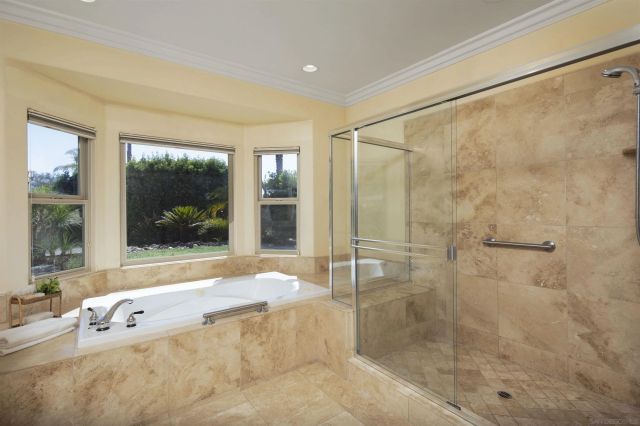 1726 York View Circle, Vista, CA 92084
